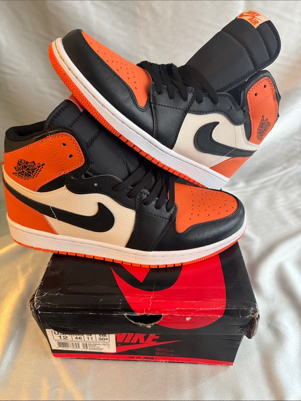 New! Nike Air Jordan 1 Retro High OG sneakers in the "Shattered Backboard"